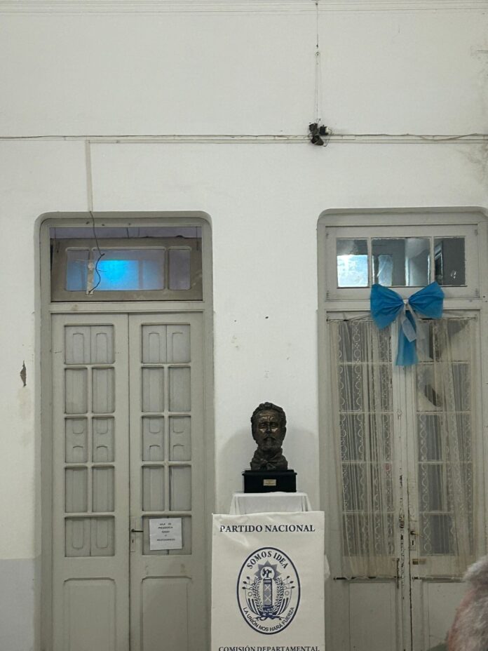 Busto de Aparicio Saravia - Casa del Partido Nacional de Salto
