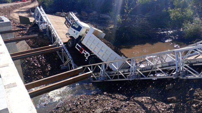 Colapso del puente provisorio en Paso del Cerro, Tacuarembó / Foto: MediosPúblicos.uy
