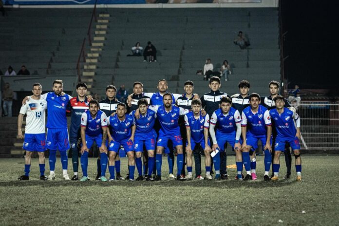 Los 18 integrantes del plantel de Nacional, el miércoles a la noche en el Dickinson y con la mira en el juego ante Libertad. Variantes sustanciales, teniendo en cuenta la proximidad del partido ante Punta del Este, por la primera final del Campeonato del Interior 