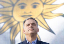 El presidente Yamandú Orsi llega a Salto para el lanzamiento del Modelo de Gestión 2025–2030 de Salto Grande Yamandú Orsi - Presidente de la República Oriental del Uruguay