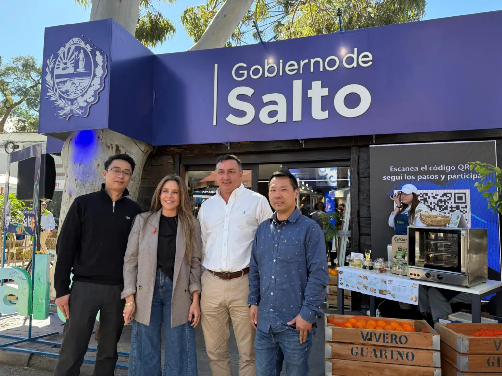 Albisu y Facchín junto a representantes de China Market en el Prado 2025.