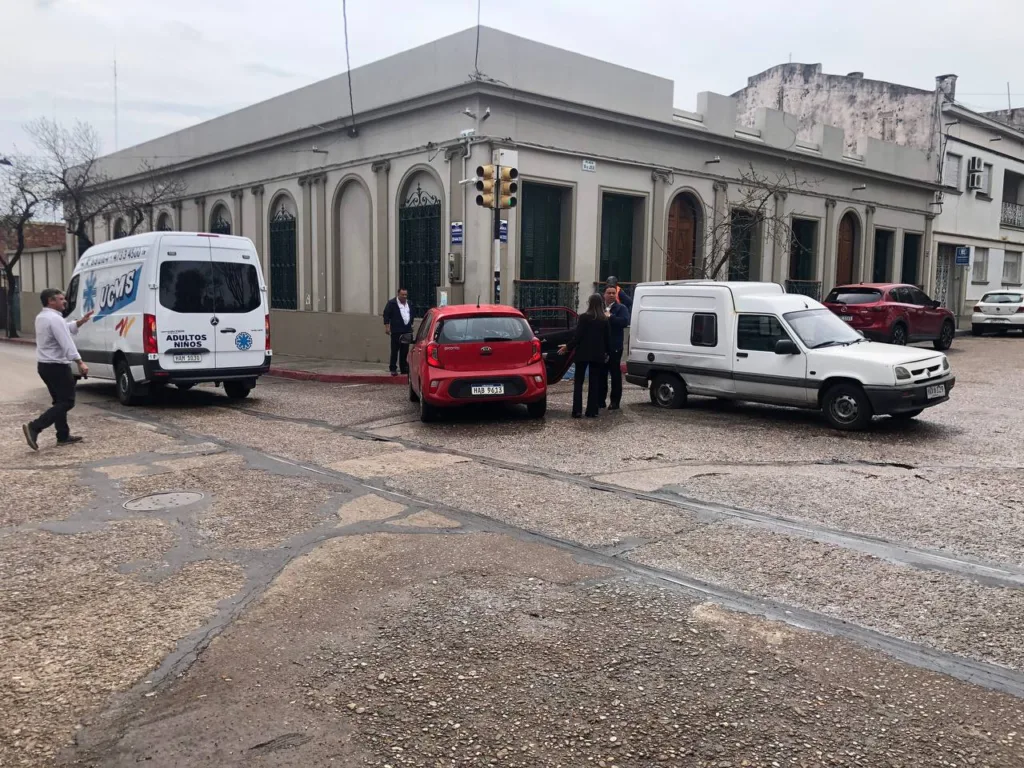 Siniestro de tránsito en 18 de julio y Artigas. Foto: EL PUEBLO