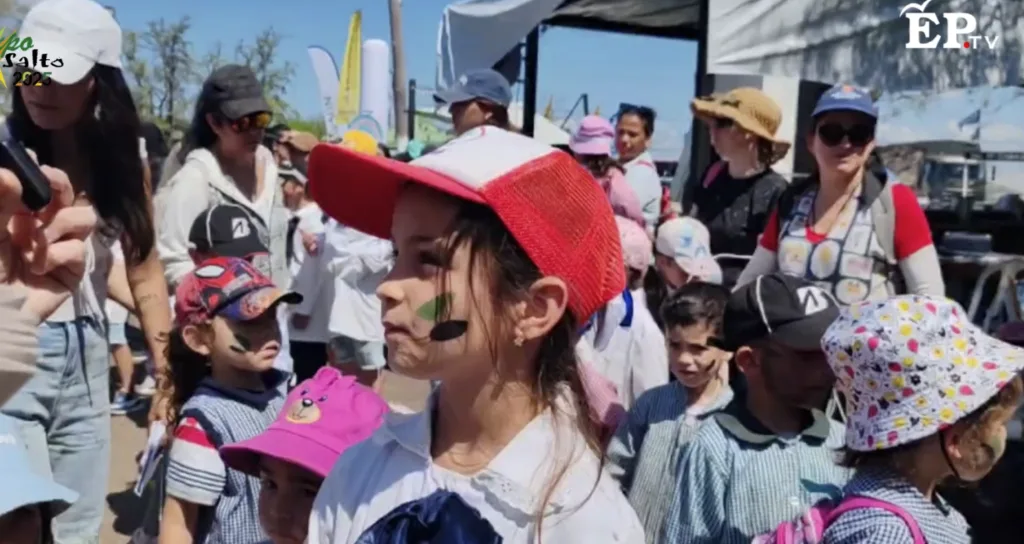 Martina, alumna de Escuela 34 de Daymán en ExpoSalto