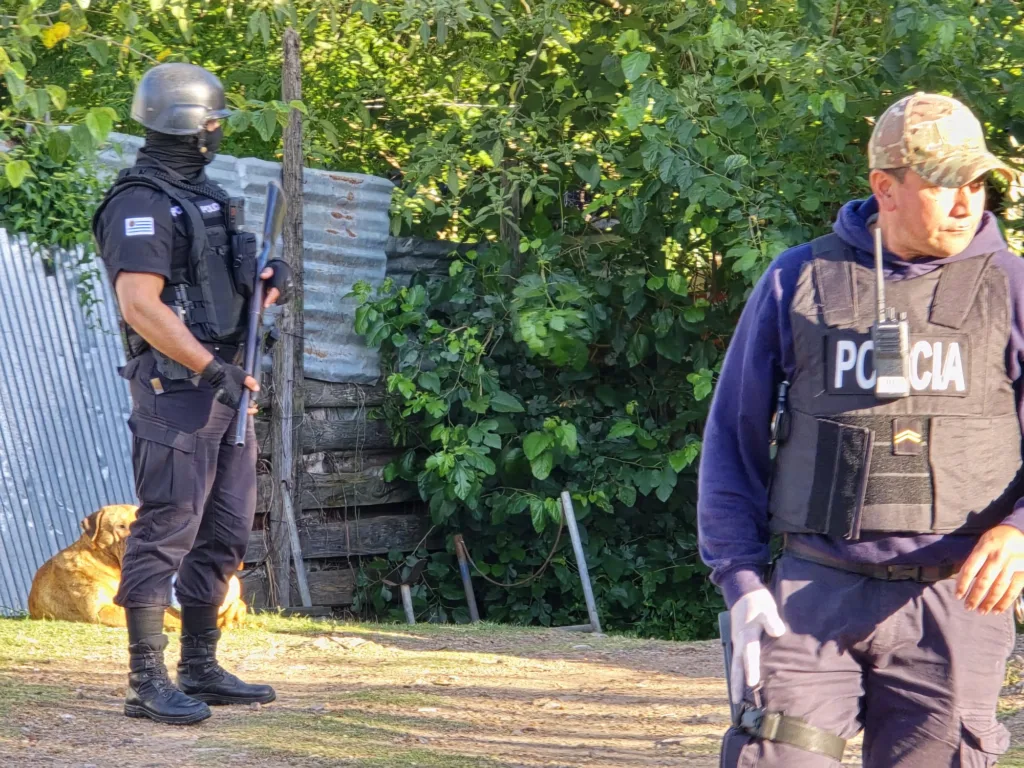 Operativo Policial anti-droga en zona Sur de Salto
