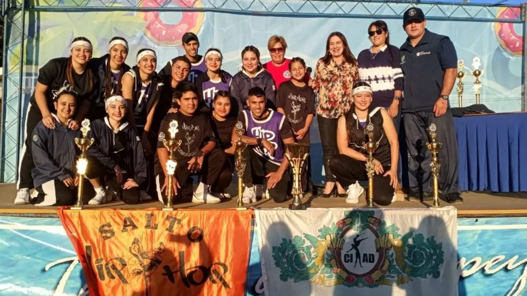 Fotografía del grupo de Hip Hop. Foto: Intendencia de Salto(2022)