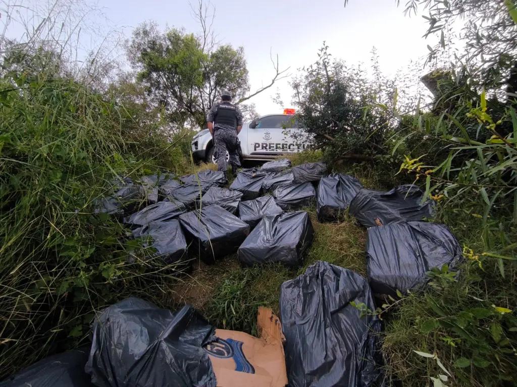 Prefectura incautó 290.000 cigarrillos abandonados en la costa del río Uruguay