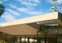 Preocupación en el Liceo N.º 1 de Salto por amenazas anónimas: se mantiene el servicio pero las faltas no serán computadas News banner over a school building announcing concerns at Liceo No. 1 de Salto after anonymous threats, Diario El Pueblo logo visible.