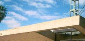 News banner over a school building announcing concerns at Liceo No. 1 de Salto after anonymous threats, Diario El Pueblo logo visible.