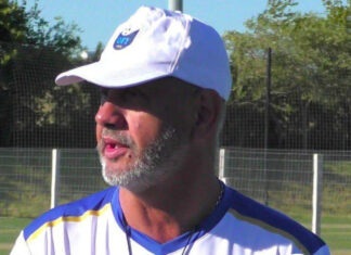 e la consistencia de Salto a la vulnerabilidad de Paysandú Man wearing a white cap and blue-and-white sports jersey on a field, with a bold green sports article banner reading 'DEPORTES' in the foreground.