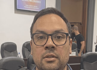 El edil Bruno Moreira ratifica pedido de renuncia de Luis Alonso y denuncia «misoginia»