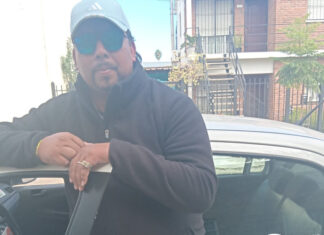20 años al volante: la historia de Juan Pintos en el taxi