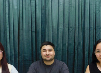 «El CED organiza una nueva edición del Congreso de Derecho Público» Panel photo of a man center with two colleagues at a green backdrop; overlay reads 'Congreso de Derecho Público llega a su tercera edición' with details about the event and logos (El Pueblo).