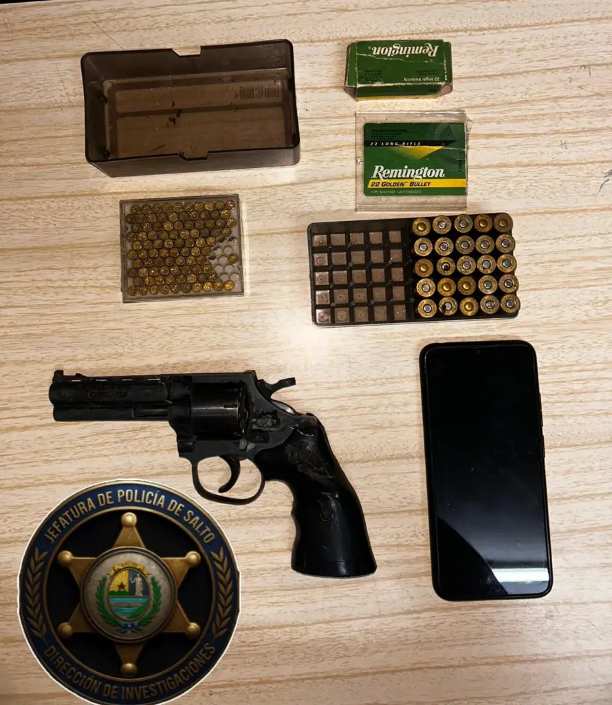 Operativo encubierto: ofrecía armas por redes sociales y terminó detenido con revólver y 81 municiones