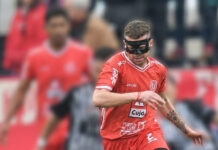 LA NOSTALGICA VERSIÓN DEL UNIVERSITARIO QUE NO FUE: 1-3