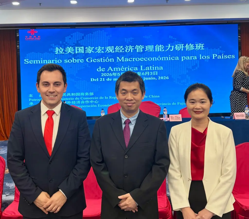 Ambrosoni representa a Uruguay en seminario en China