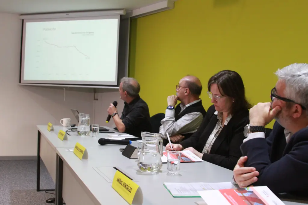 Hugo de los Campo (INEEd), Martín Pasturino (INEEd), Gabriela Salsamendi (DGEIP) y Aníbal González Izaguirre