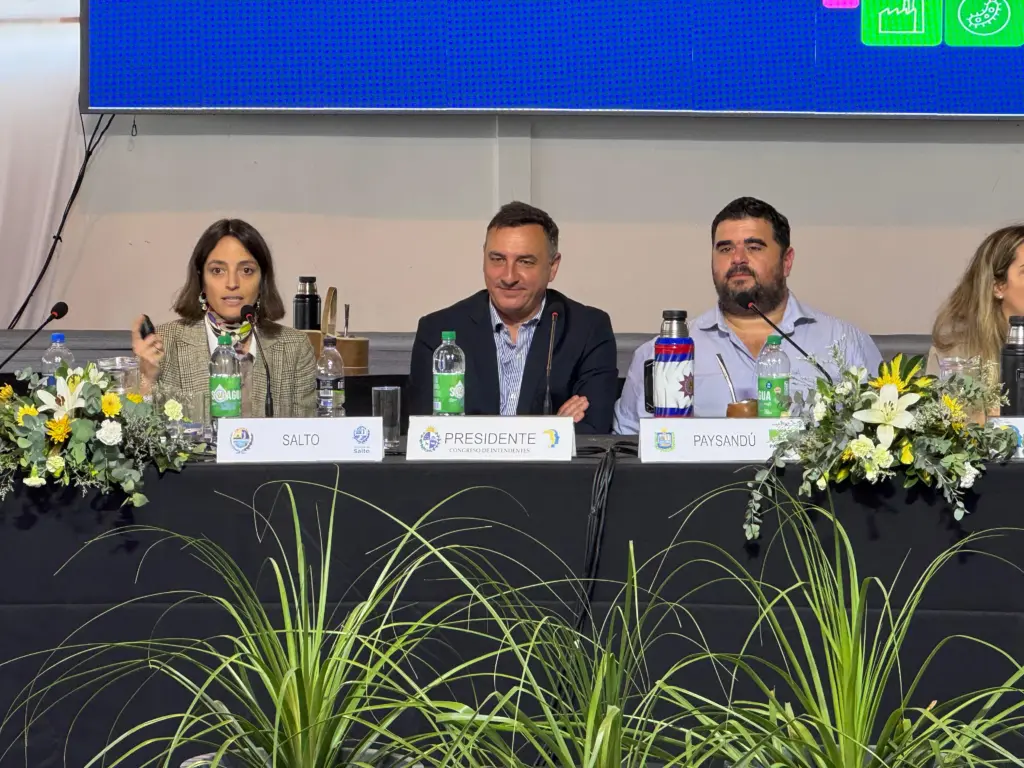 Congreso de Intendentes sesionando en Salto, presidido por el Dr. Carlos Albisu. El congreso sesionó en el local de la Asoc. Agropecuaria de Salto / 30 de mayo de 2026. / Foto: EL PUEBLO