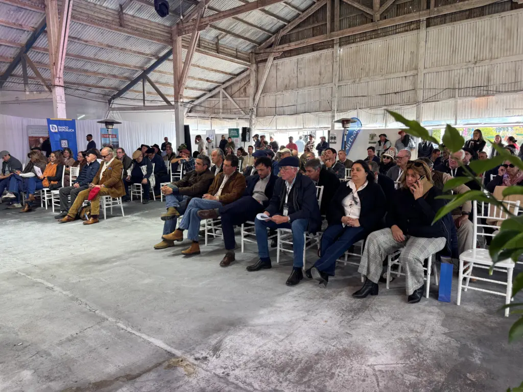 Congreso de Intendentes sesionando en Salto, presidido por el Dr. Carlos Albisu. El congreso sesionó en el local de la Asoc. Agropecuaria de Salto / 30 de mayo de 2026. / Foto: EL PUEBLO