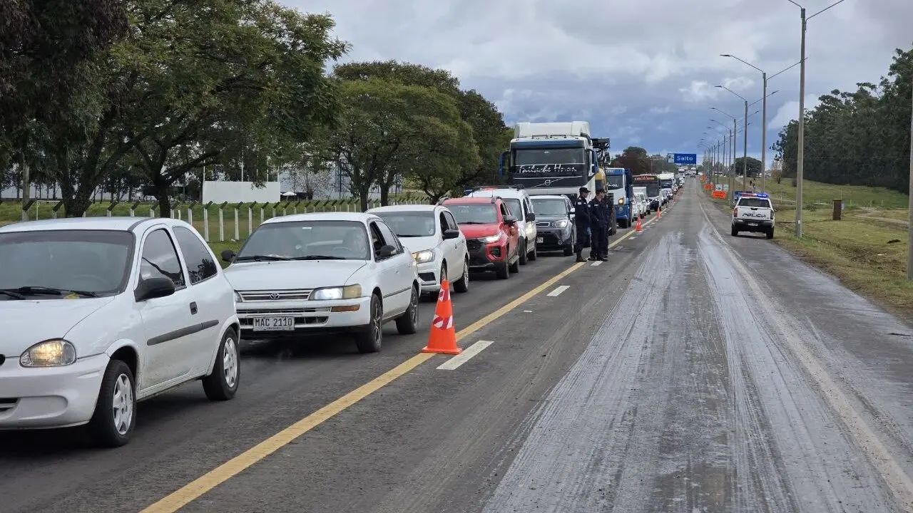 Transportistas enlentecieron el tránsito en las rutas