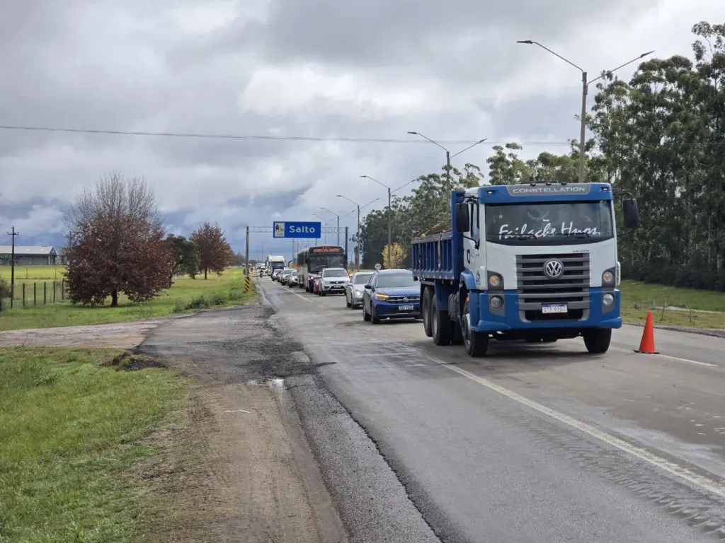 Transportistas enlentecieron el tránsito en las rutas